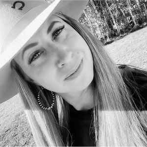 Meet your Posher, Alisha